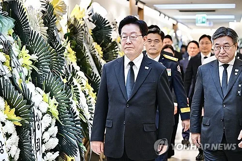 李대통령 "희생 영원히 기억할 것"…부천 화재 순직 소방관 조문(종합)
