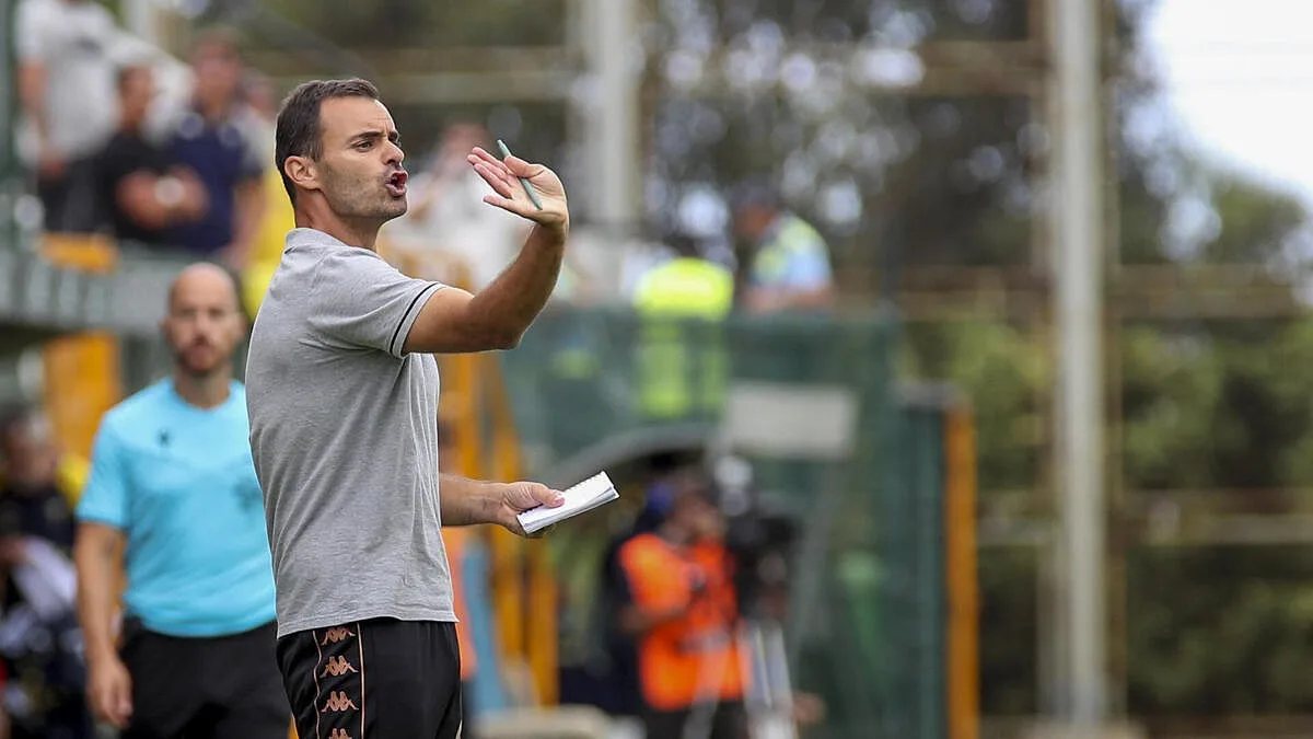 Quatro jornadas e o primeiro treinador despedido na I Liga: João Gião deixa Nacional