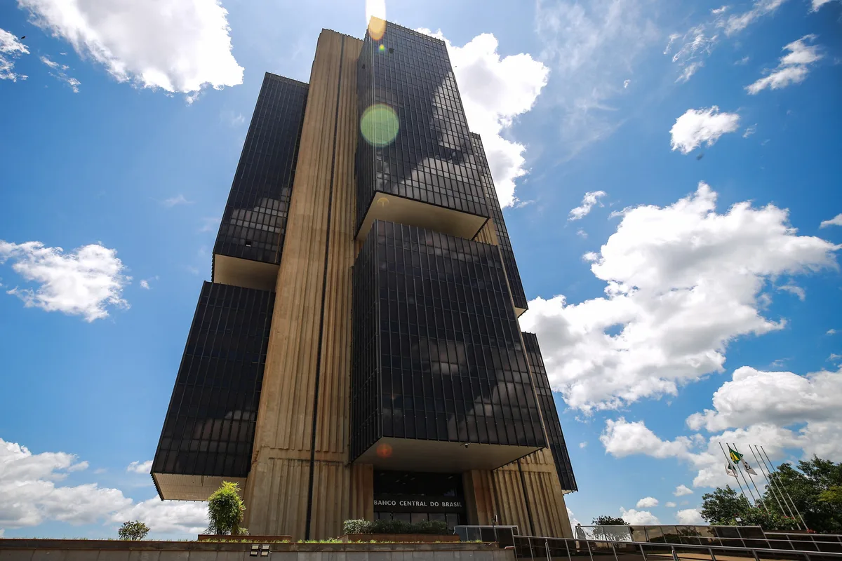 BC decreta liquidação das distribuidoras de títulos Trustee e Banvox