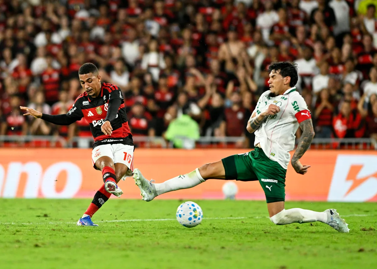 Palmeiras perde vantagem para o Flamengo na liderança; compare sequência de jogos no Brasileiro