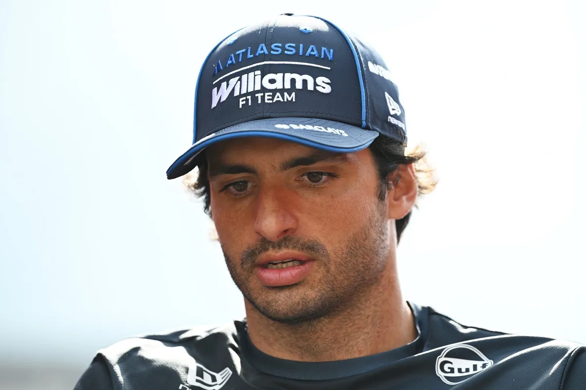 F1: Sainz 'abre mão' de vaga na Audi e foca na Williams, diz jornal espanhol