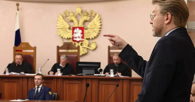 Yabloko: 55 detidos à porta do Supremo russo