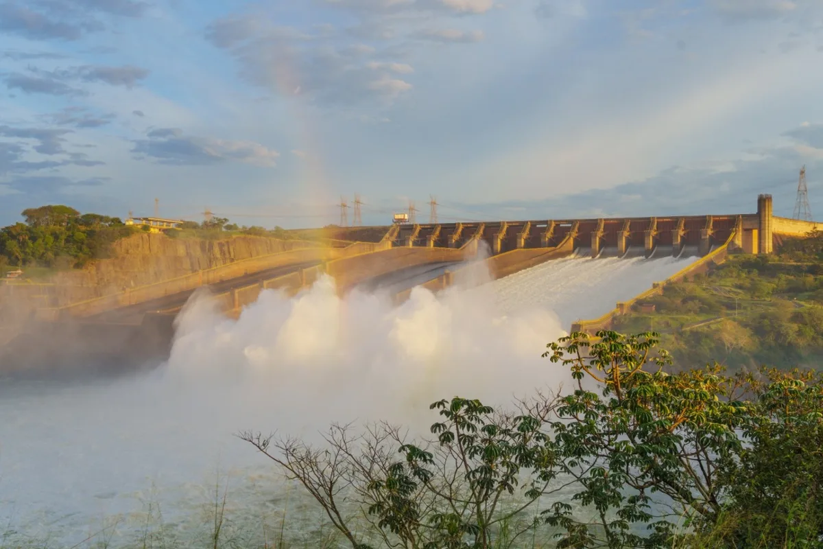 VÍDEO: Itaipu abre vertedouro pela 3ª vez no ano para controlar nível do reservatório
