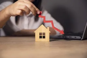 Falta de nexo causal afasta indenização por contaminação de imóvel