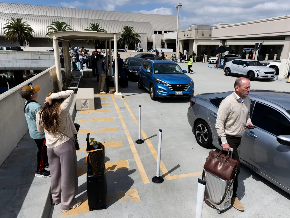 Lyft starts a business travel brand, escalating its Uber rivalry