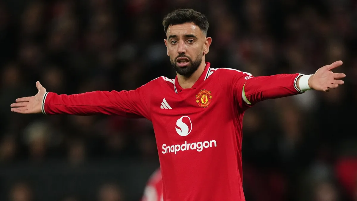 Carrick must share burden of Man Utd's underperformance with his players