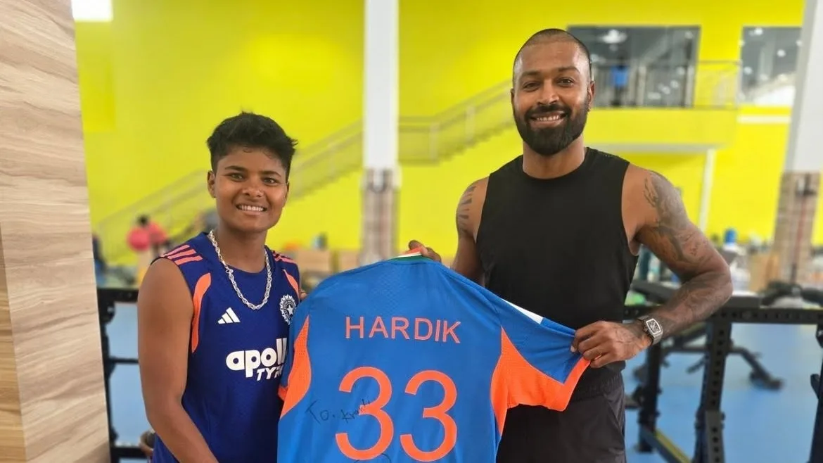 Hardik Pandya makes Kranti Gaud's birthday extra special with signed jersey