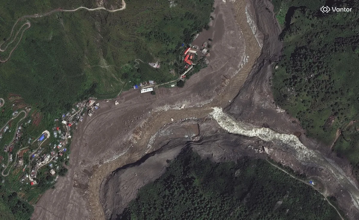 Nepal flash floods: Death toll rises to 987, nearly 3,900 still missing