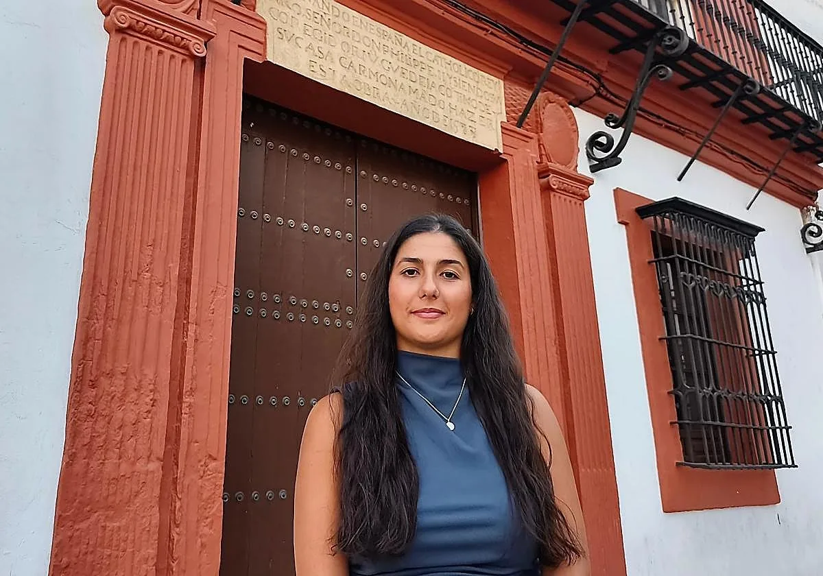 Julia Cejudo, una joven sevillana de 23 años, se convierte en la notaria más joven de España: «He tenido suerte y trayectoria afortunada»