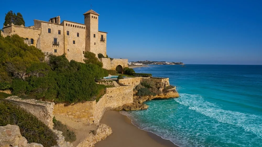 El enclave de Tarragona que combina restos medievales, aguas mediterráneas y caminos entre naturaleza
