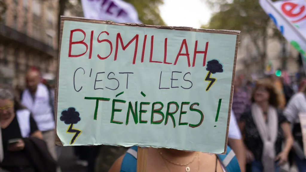 "Bismillah, c'est les ténèbres", "6-7"... les codes du web au cœur de la mobilisation lycéenne