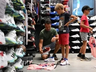 « Une grosse dépense » : à la rentrée, les activités extrascolaires pèsent sur le budget de ces familles