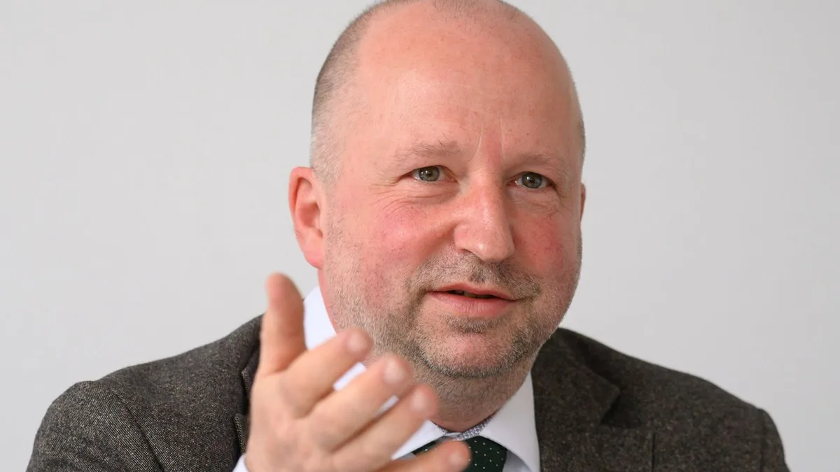 Kritik von Opferbeauftragten: AfD-Kandidat war Stasi-Offizier - Rücktritt gefordert