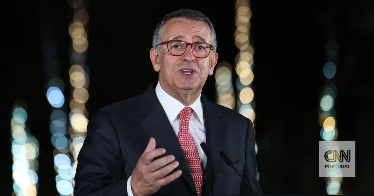 Seguro promulga "lei das burcas" apesar de ser "matéria de grande sensibilidade social e cultural"