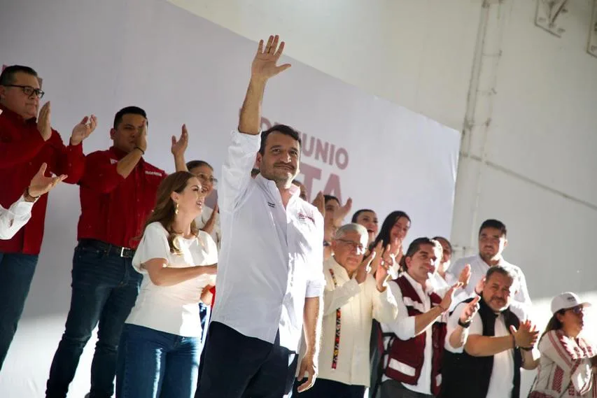 ‘Es un honor estar con Obrador, no con Beltrán’