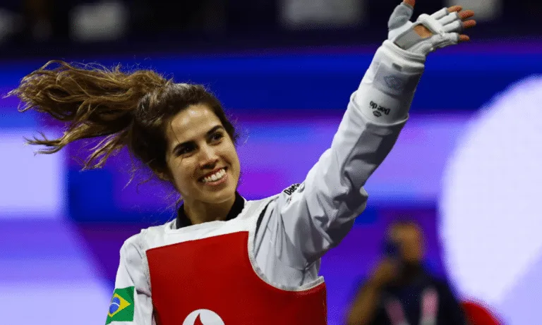 Paulo Melo para nas quartas de final do Grand Prix de Paris de Taekwondo