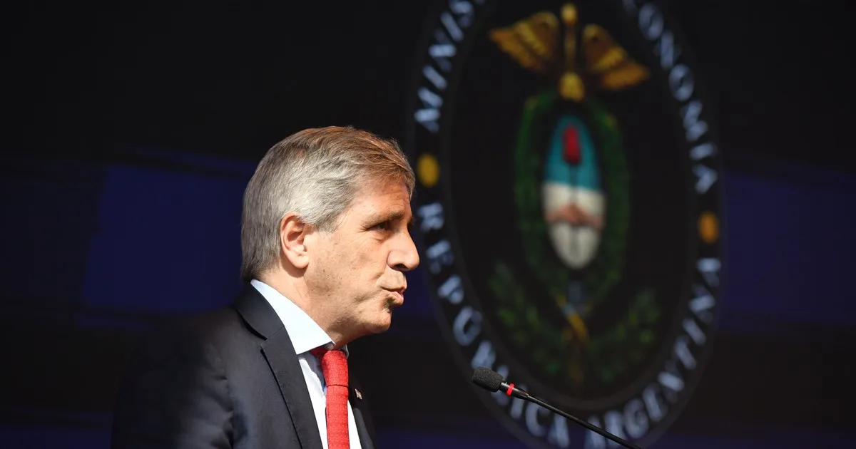 El Gobierno pide permiso para endeudarse en dólares por hasta US$ 34.000 millones en 2027
