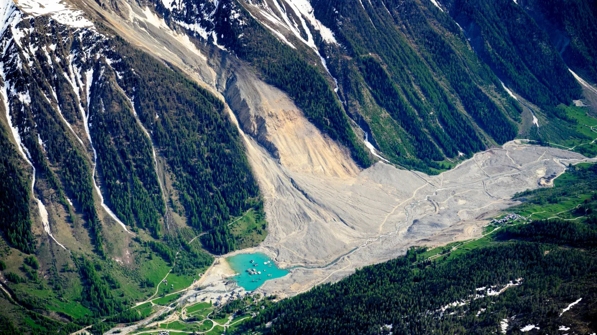 Frühwarnsysteme: Wie erkennt man rechtzeitig, dass Berge brechen?