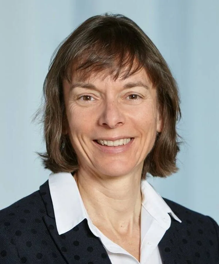 Nicola Spaldin, física de la ETH de Zúrich: "El 40% de las ideas brillantes que podrían transformar la sociedad se quedan sin apoyo"