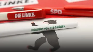 Linke, Grüne und SPD in Berlin beschließen Sondierungen