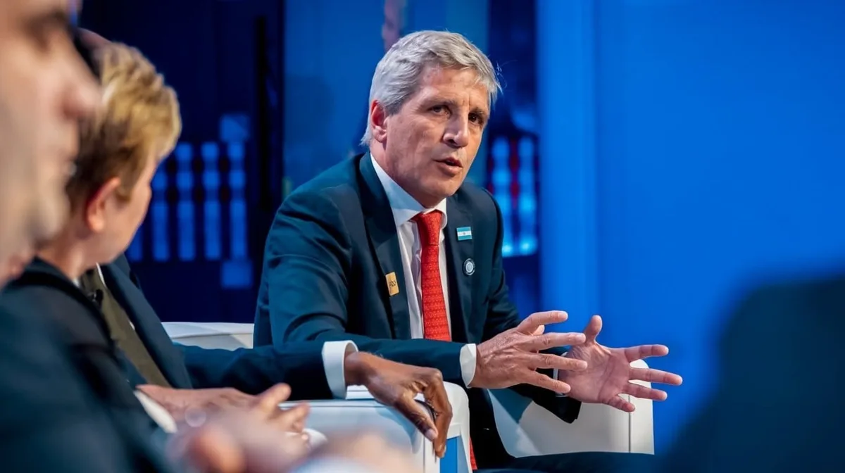 Luis Caputo aseguró que las inversiones que generará el RIGI serán suficientes para terminar de levantar el cepo