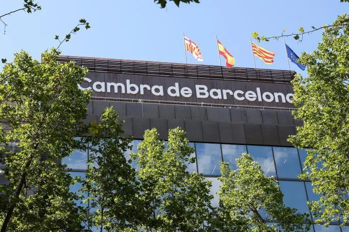 La ley catalana de cámaras de comercio sale adelante tras más de una década en el tintero