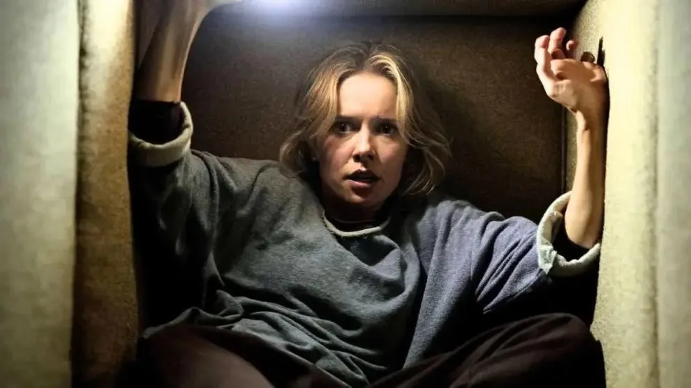 Insidious: Fuera del más allá: Confundir sustos con bostezos (**)