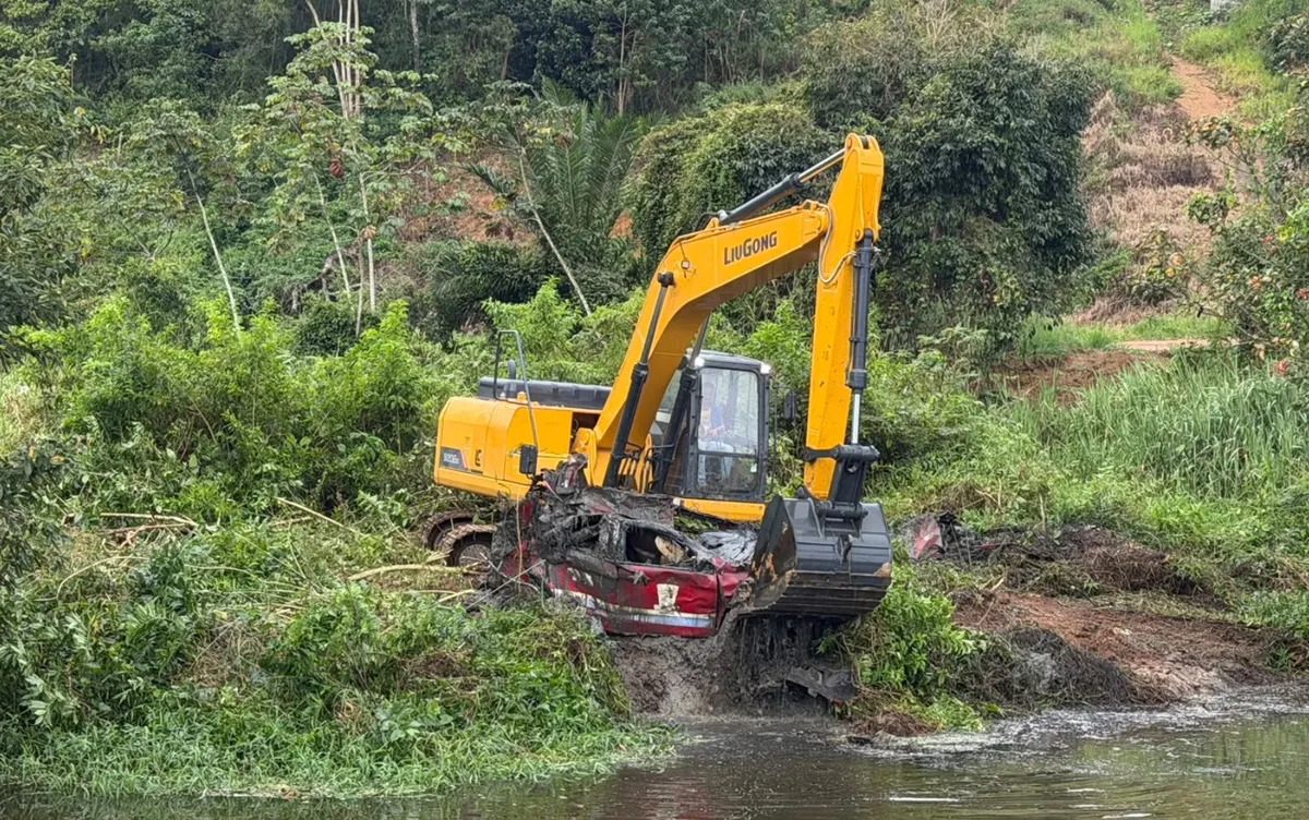 Carro de Câmara levado por enchente é encontrado quase cinco anos depois soterrado em cidade da Bahia