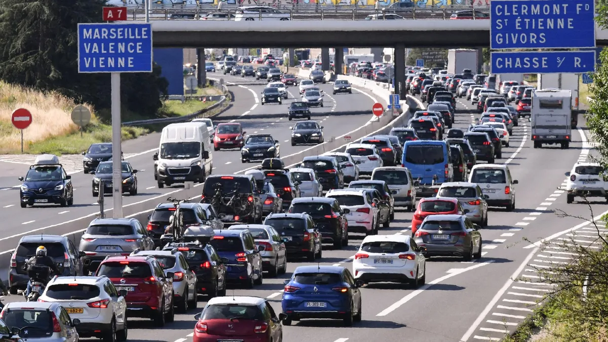 En voiture en pleine canicule : comment ne pas gâcher votre retour de vacances