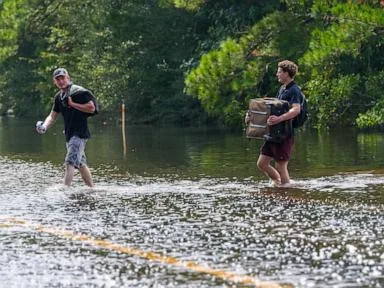 Flash floods threaten parts of Midwest, Southwest