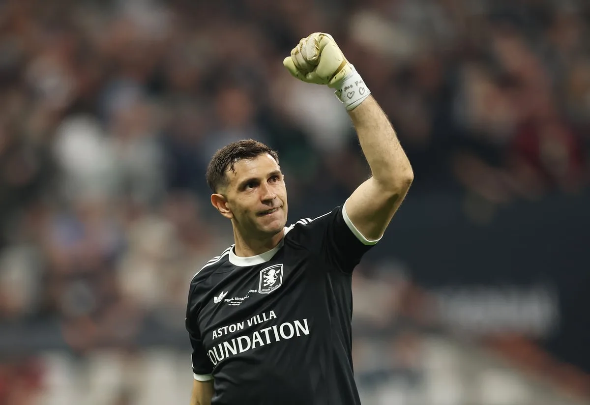 Chelsea issue Emi Martinez transfer stance amid goalkeeper domino
