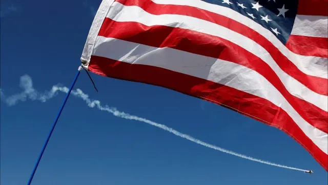 Democracia norte-americana atinge mínimos