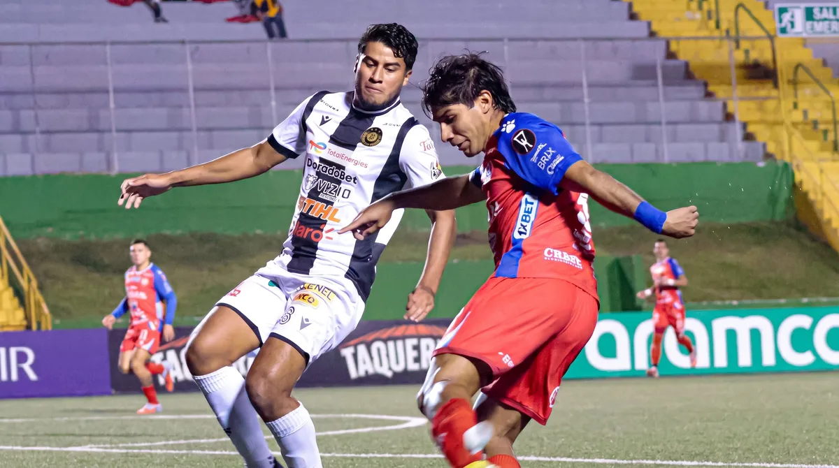 Los Superchivos de Xelajú sepultan al Diriangén de Nicaragua 2-0 y se mantienen con vida en la Copa Centroamericana