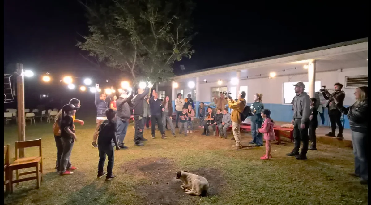 Una escuela rural de Misiones inauguró su nueva aula gracias a la solidaridad: el emotivo momento en el que encendieron las luces