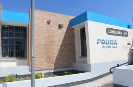 Un policía le disparó a una compañera embarazada dentro de una comisaría de San Juan