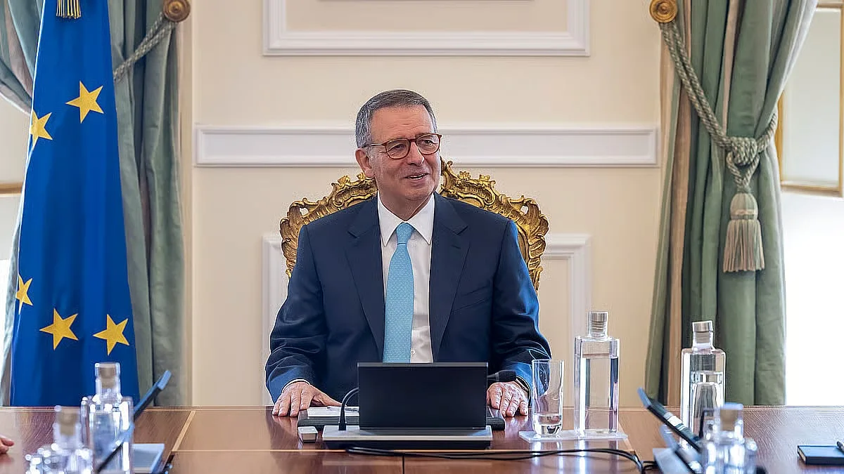 Presidente promulga "lei das burcas" e invoca igualdade, segurança e "vivência conjunta"