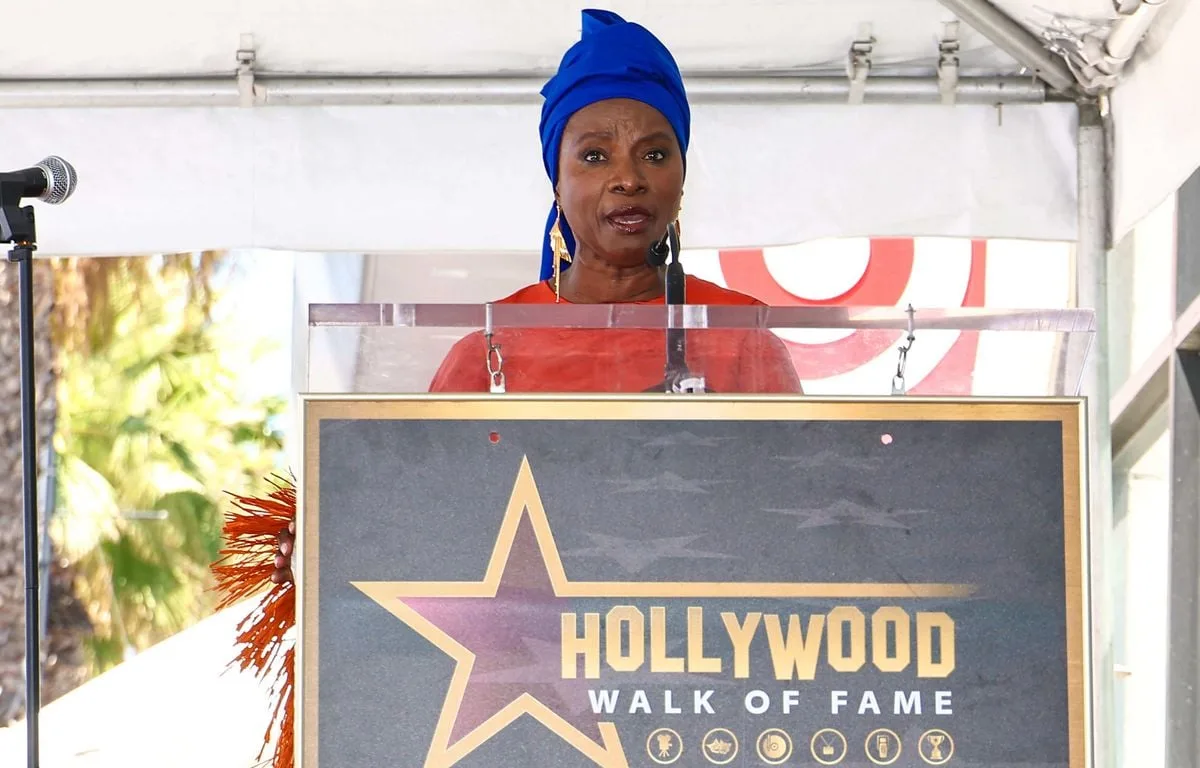 Los Angeles : Angélique Kidjo, première chanteuse africaine étoilée sur le « Walk of Fame »