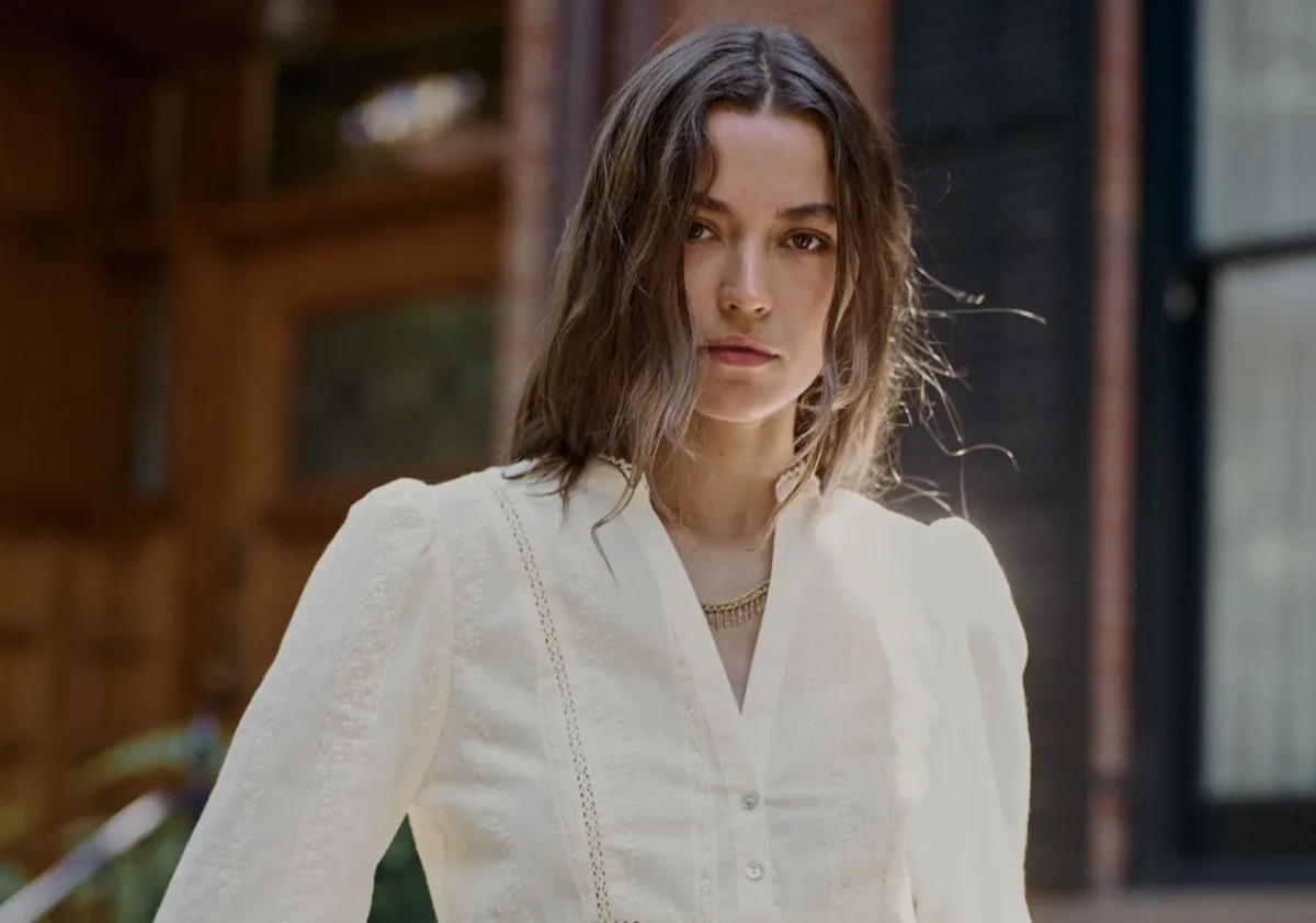 10 blusas de manga larga de Zara elegantes, estilosas e ideales para la vuelta a la oficina