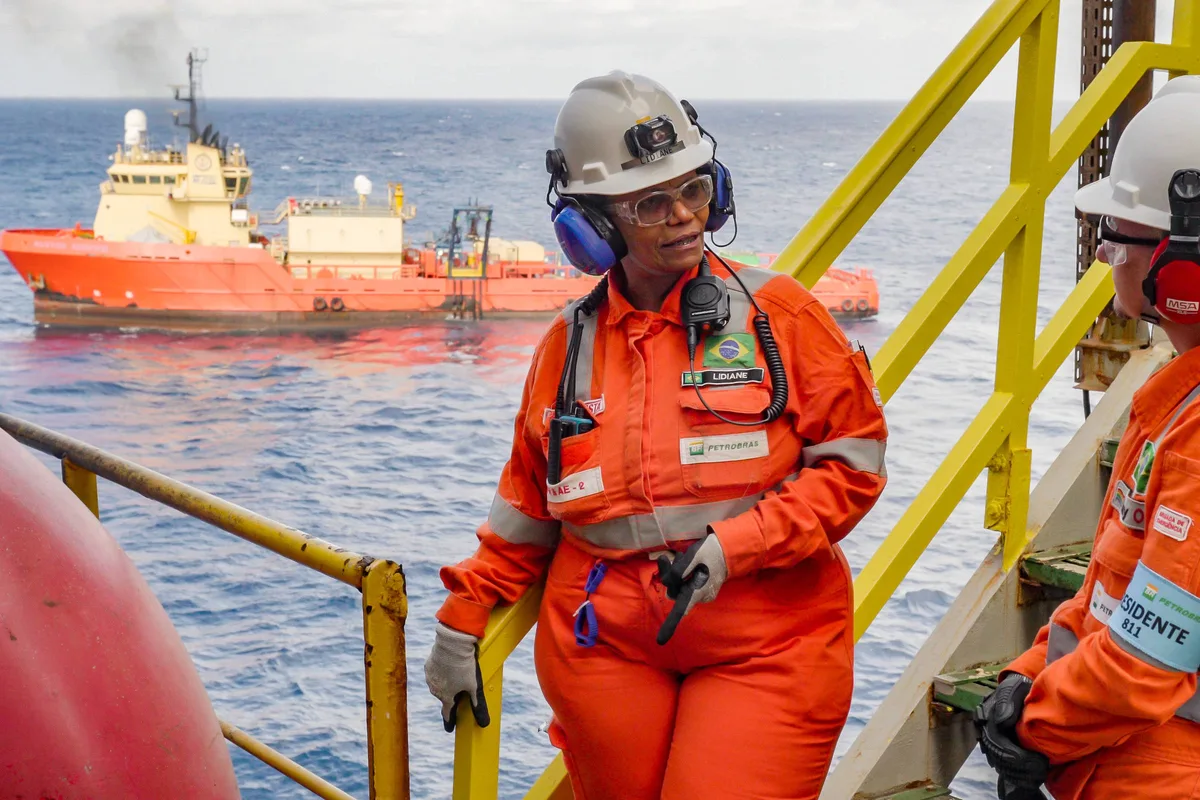 Setor de petróleo vê insegurança com fim da escala 6x1