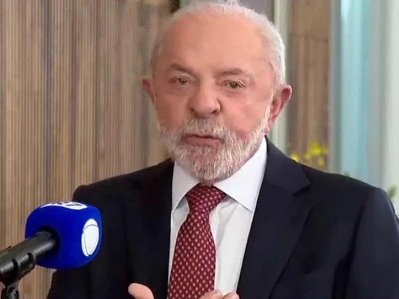 Lula diz que Lulinha terá de provar inocência e defende investigação