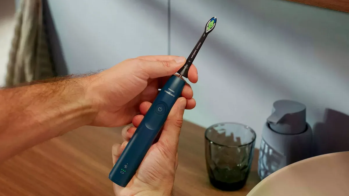 47 Prozent Rabatt: Philips Sonicare DiamondClean: Sonderedition mit 4 Bürstenköpfen im Angebot