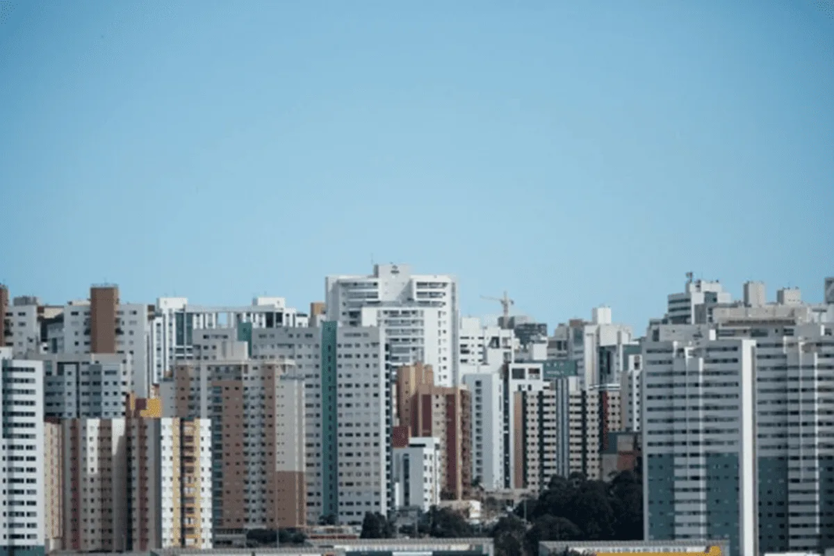 Serviços em redes de esgoto alteram trânsito em Águas Claras durante um mês