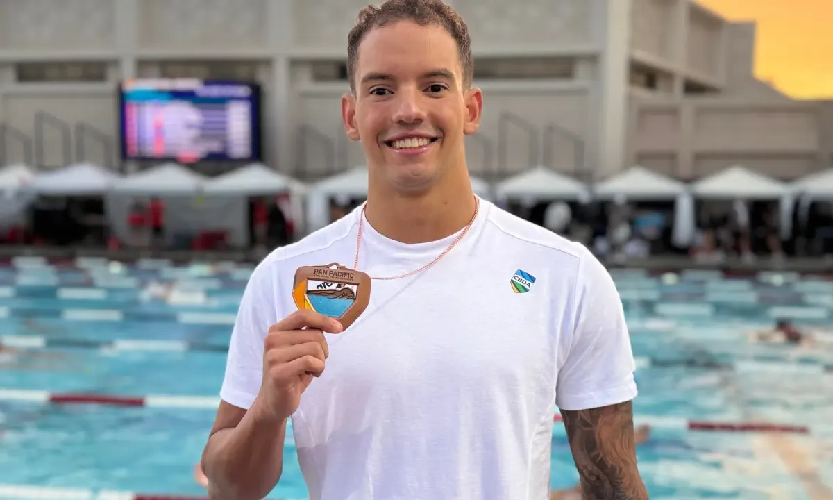 Guilherme Caribé conquista bronze nos 50m borboleta no Pan-Pacífico