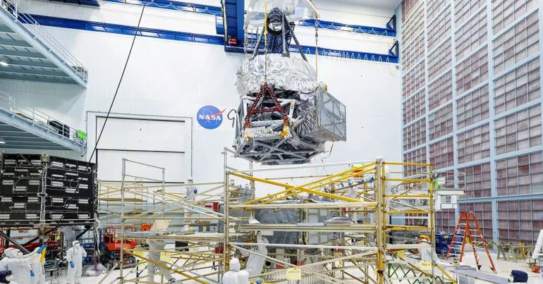 NASA lança maior telescópio espacial para explorar universo