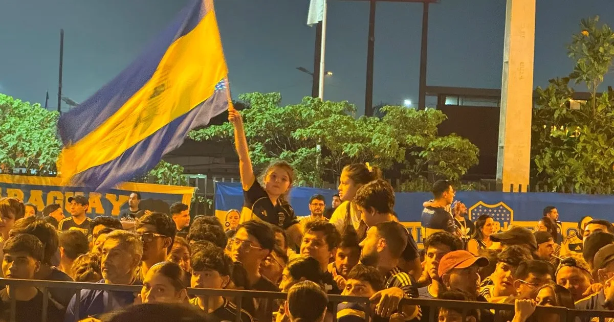 Color y calor para un Boca con dudas que llegó a Asunción en busca de avanzar en la Copa