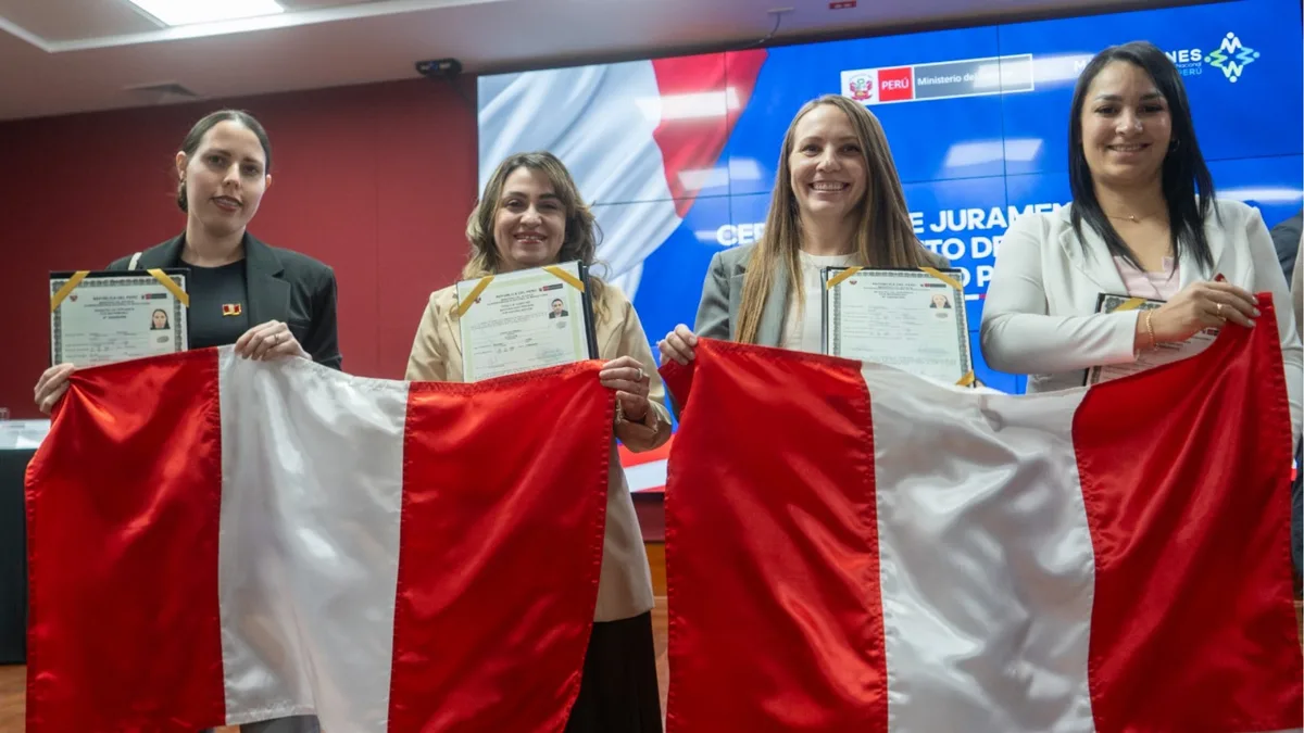 Nuevos peruanos: Migraciones otorgó la nacionalidad a 25 ciudadanos nacidos en el extranjero