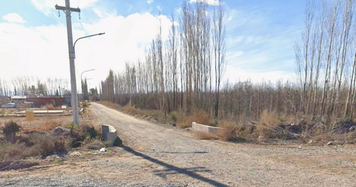 Murió una árbitra en un choque contra un poste de luz en Fernández Oro