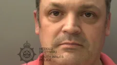 Sex offender ran into sea to escape officers during arrest