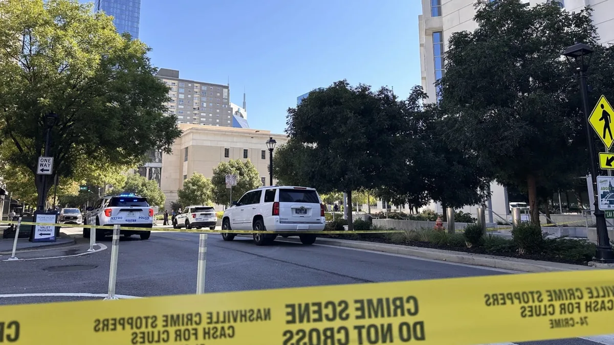 “Es la primera vez que sucede algo así”: un guardia de seguridad mató a tiros a un hombre armado en el juzgado federal de Nashville