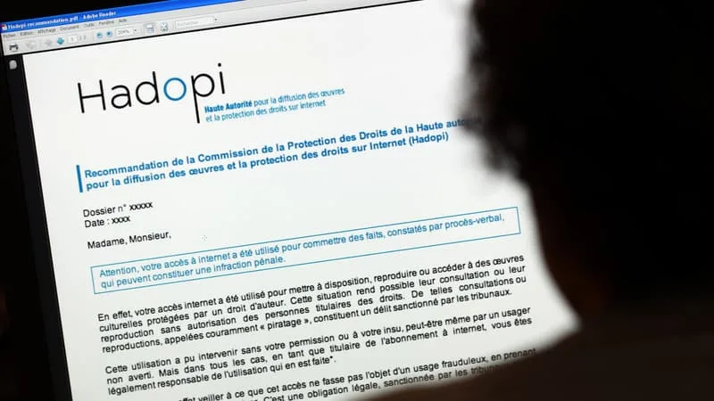 Depuis près de quatre mois, le téléchargement illégal occasionnel est impossible à réguler: la "réponse graduée", jugée "non conforme" par le Conseil d'État, n'a toujours pas été remplacée